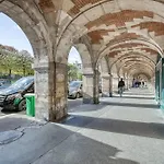 Amazing Apart New Bastille 3 Bedrooms 2 Bathrooms